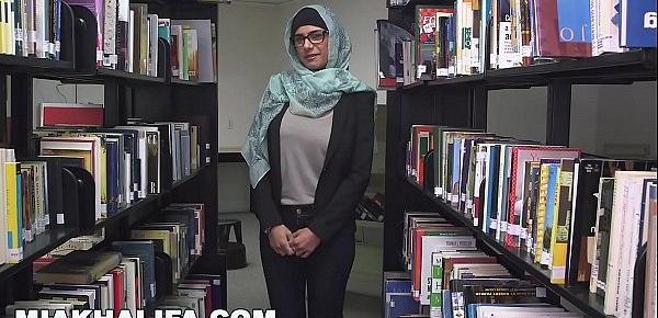  MIA KHALIFA - Lebanese Queen Removes Her Hijab And Clothes In A Public Library